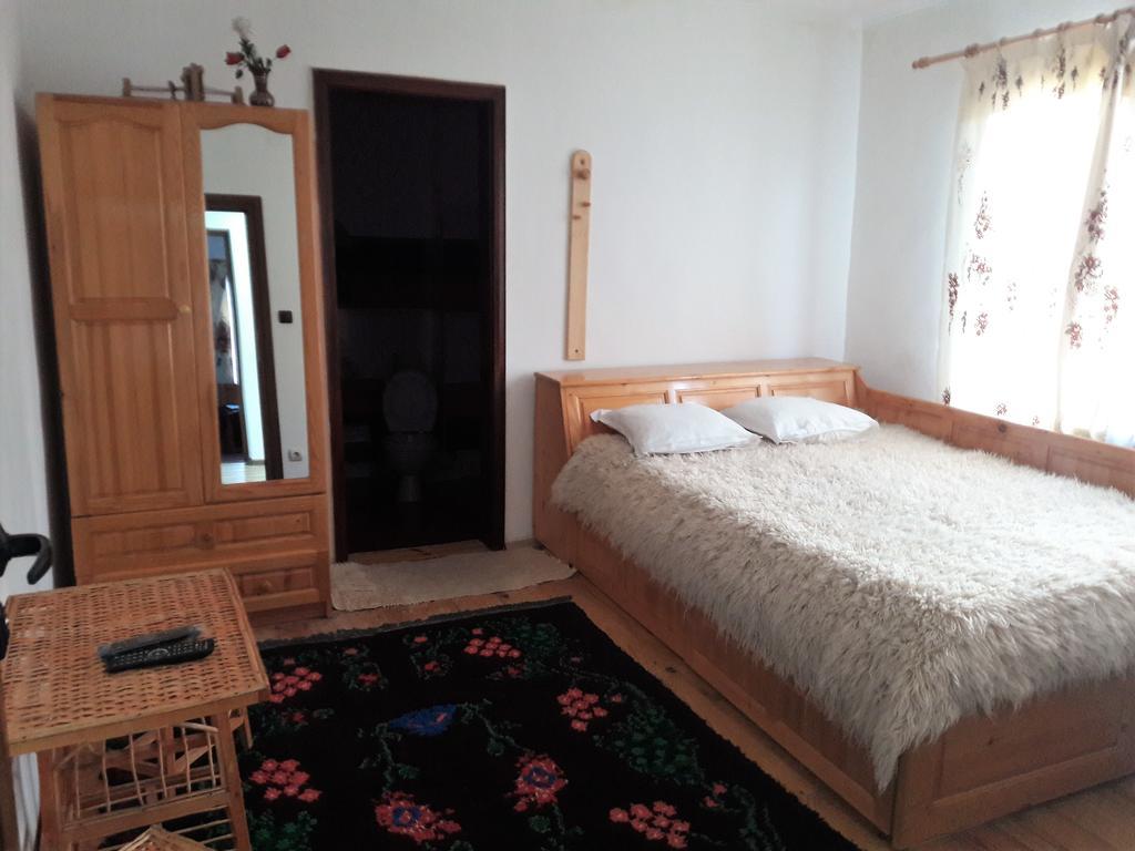 Sharkov Guest House Dolen  Экстерьер фото