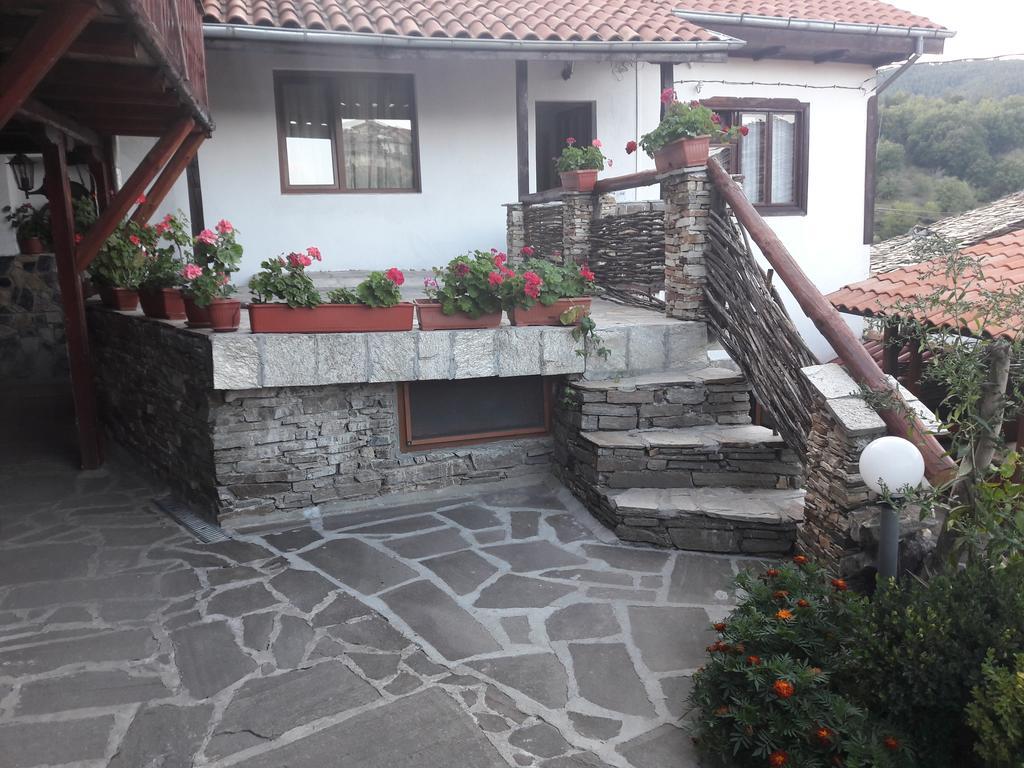 Sharkov Guest House Dolen  Экстерьер фото